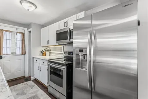 86 Lamprey Street Manchester NH 03102