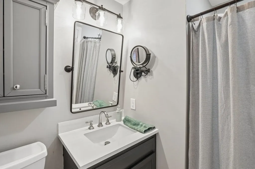 12 Old Gordon Road Brentwood NH 03833