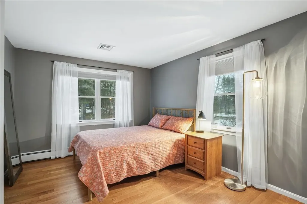 12 Old Gordon Road Brentwood NH 03833