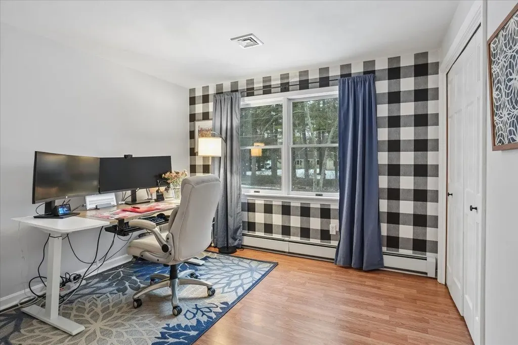12 Old Gordon Road Brentwood NH 03833