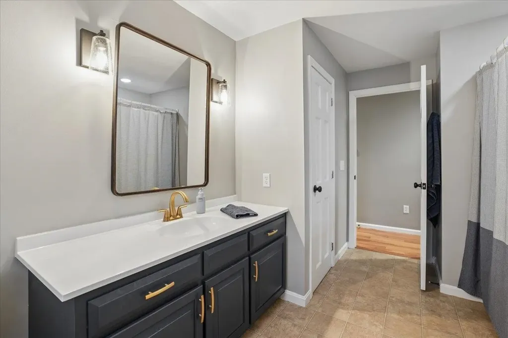 12 Old Gordon Road Brentwood NH 03833