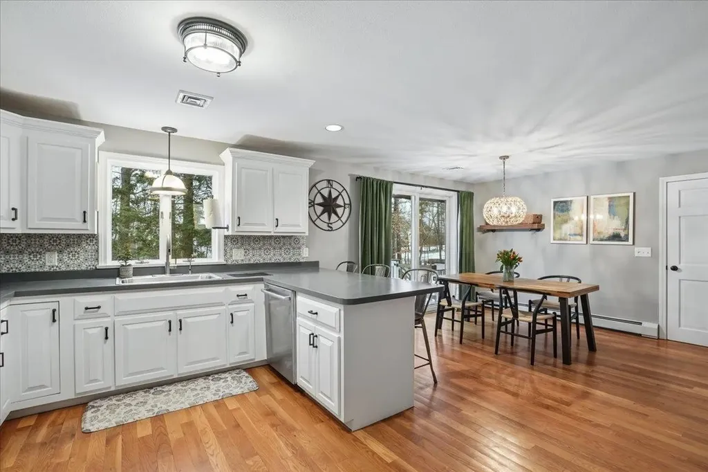 12 Old Gordon Road Brentwood NH 03833