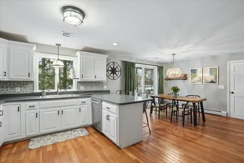 12 Old Gordon Road Brentwood NH 03833