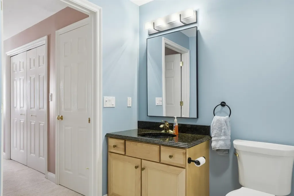 4 Sterling Hill Lane Exeter NH 03833