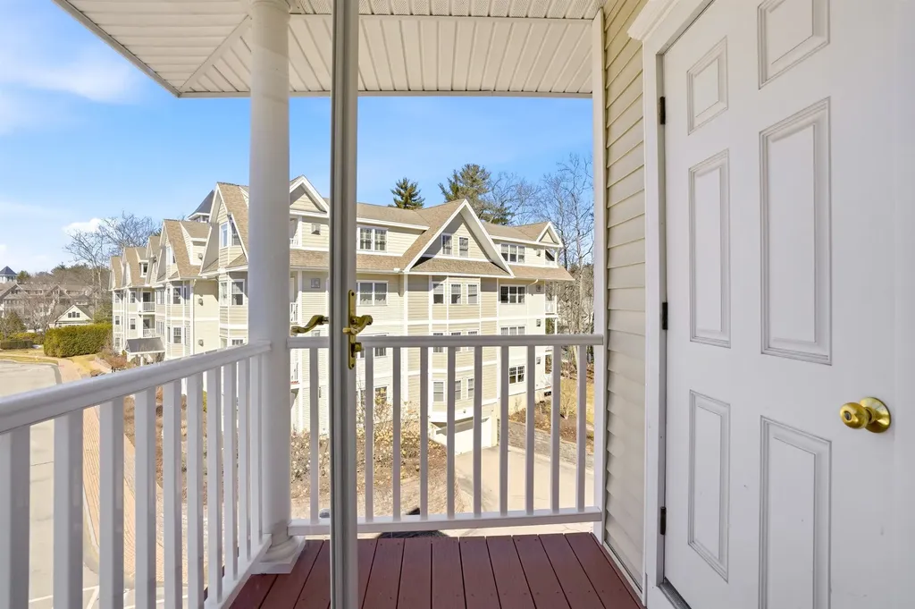 4 Sterling Hill Lane Exeter NH 03833