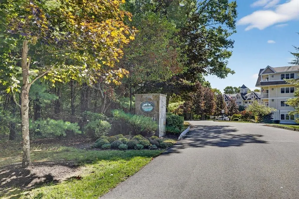 4 Sterling Hill Lane Exeter NH 03833