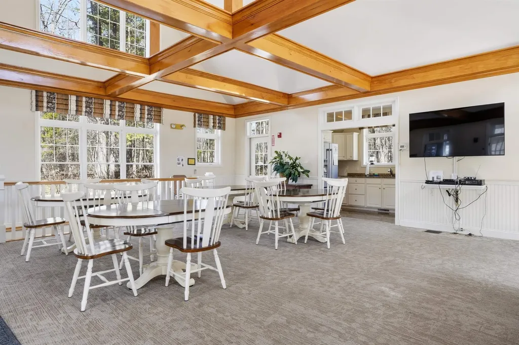 4 Sterling Hill Lane Exeter NH 03833