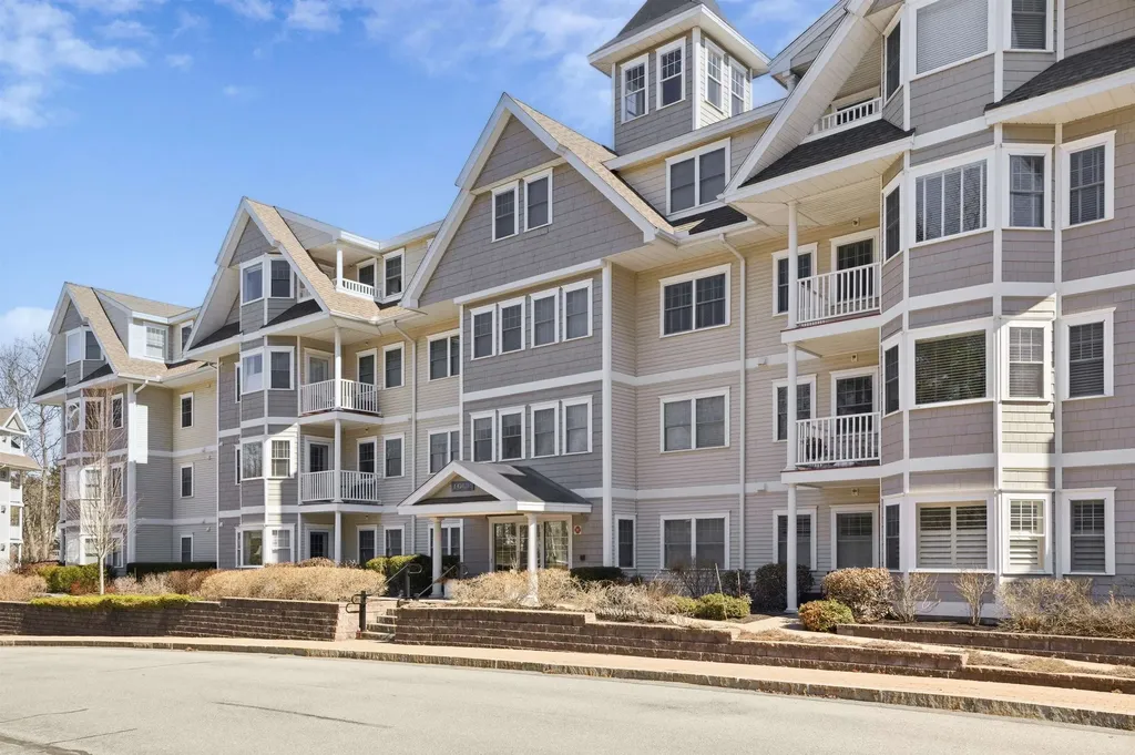 4 Sterling Hill Lane Exeter NH 03833