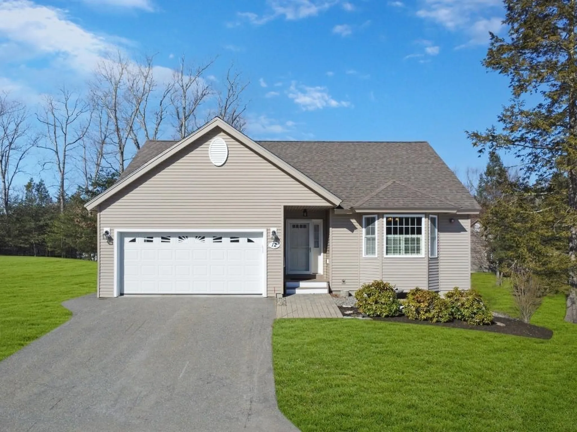 12 Hemlock Drive Newton NH 03858