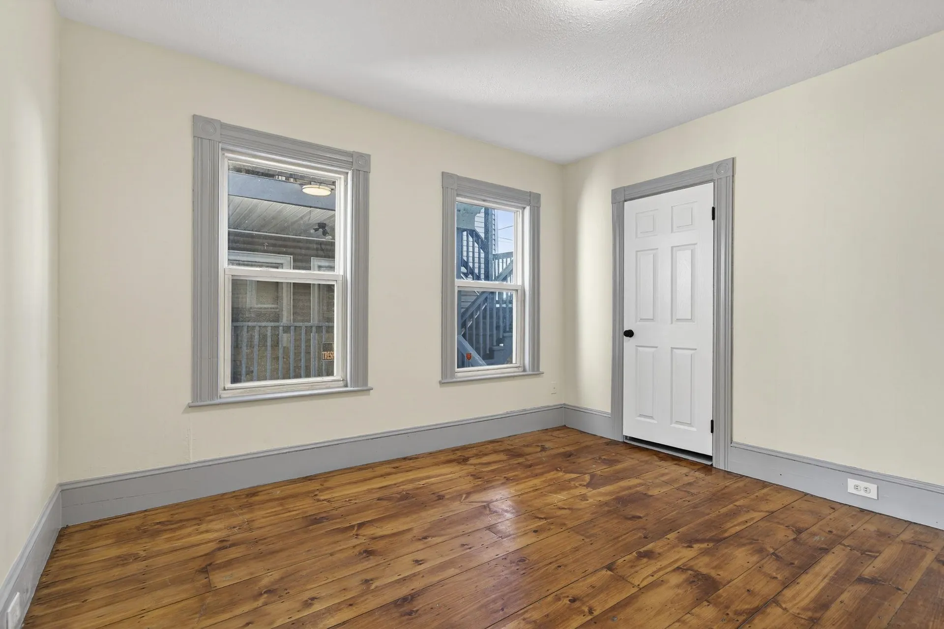 670 Harvard Street Manchester NH 03103
