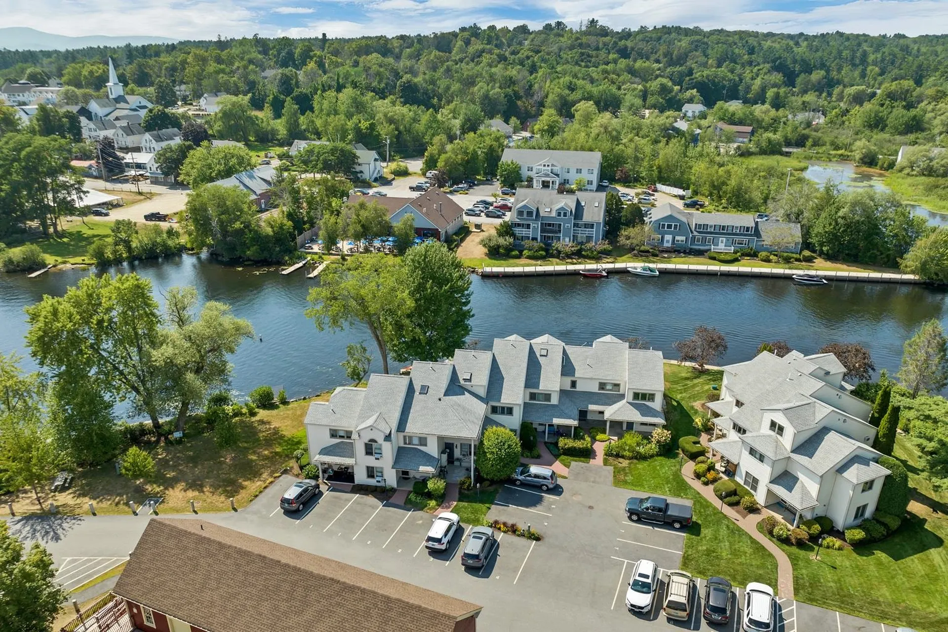 68 Railroad Avenue Wolfeboro NH 03894-0771