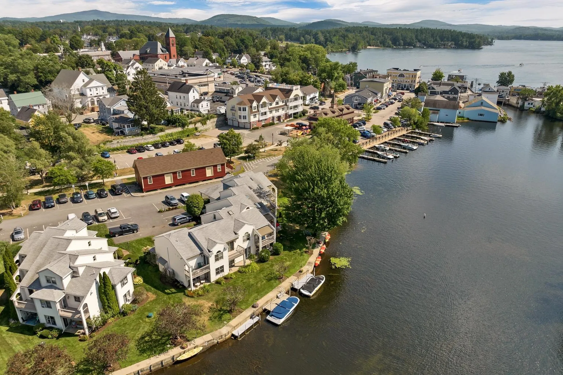 68 Railroad Avenue Wolfeboro NH 03894-0771