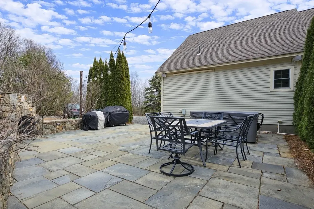 692 Old Walpole Road Surry NH 03431