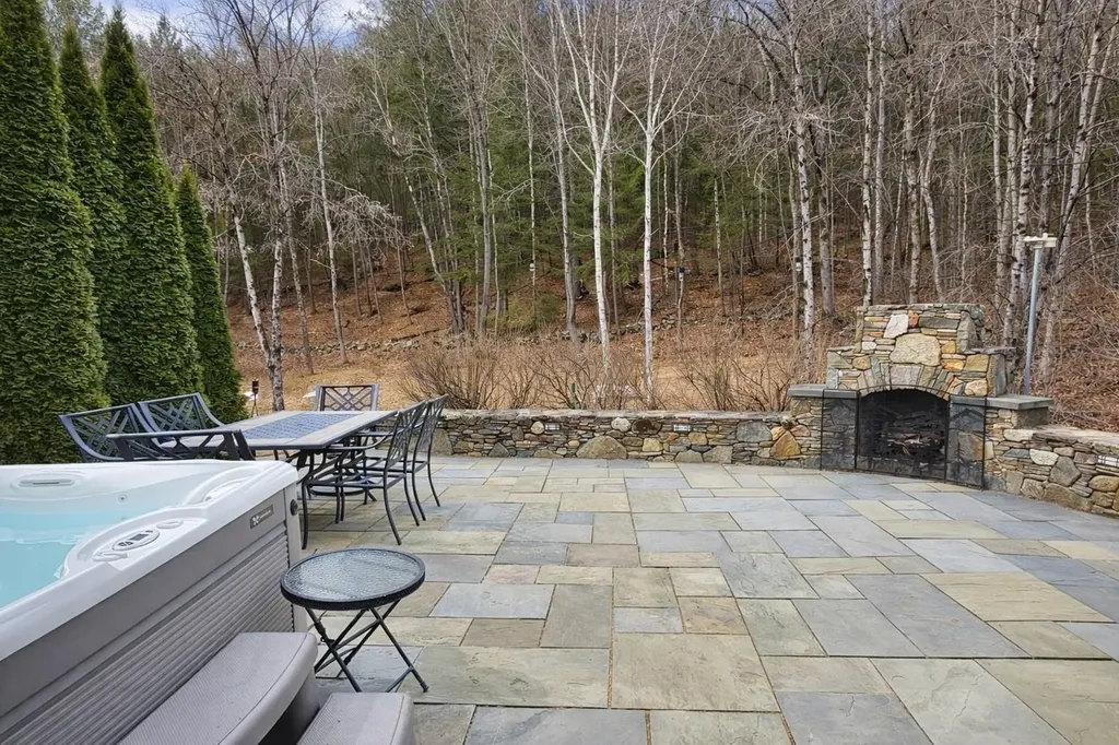 692 Old Walpole Road Surry NH 03431