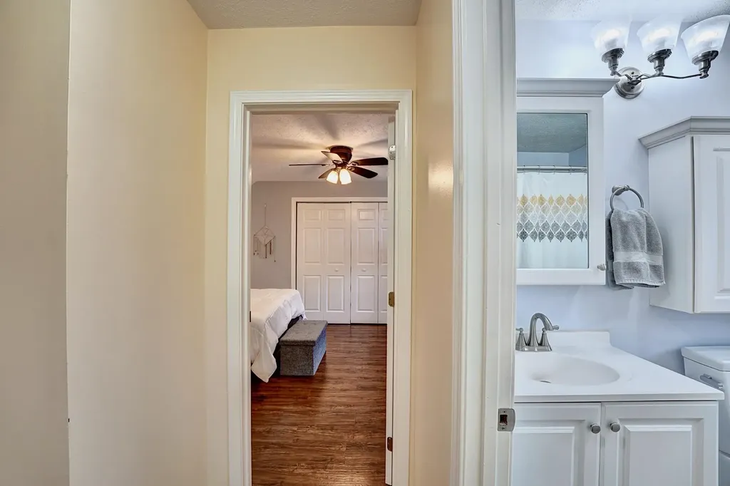 137 Winterwood Drive Londonderry NH 03053