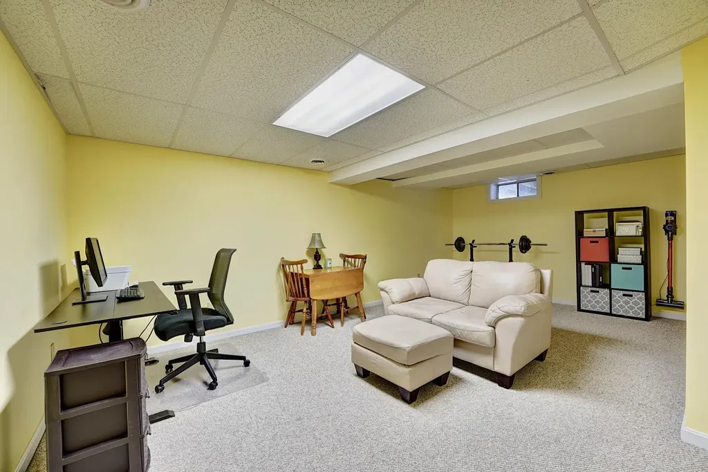 137 Winterwood Drive Londonderry NH 03053