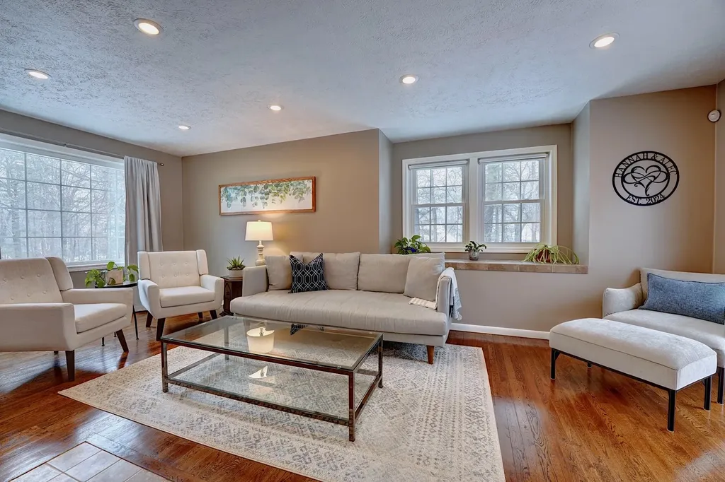 137 Winterwood Drive Londonderry NH 03053