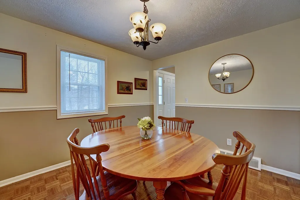 137 Winterwood Drive Londonderry NH 03053