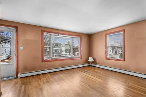 274 Blucher Street Manchester NH 03102