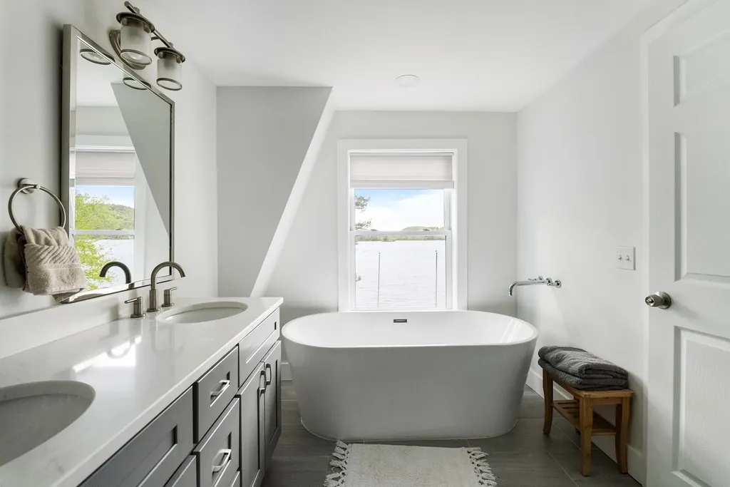 6 Paquette Lane Sunapee NH 03782