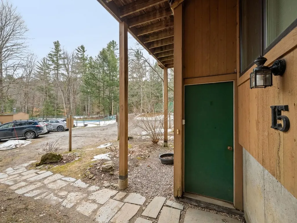 132 Grand Hollow Road Warren VT 05674