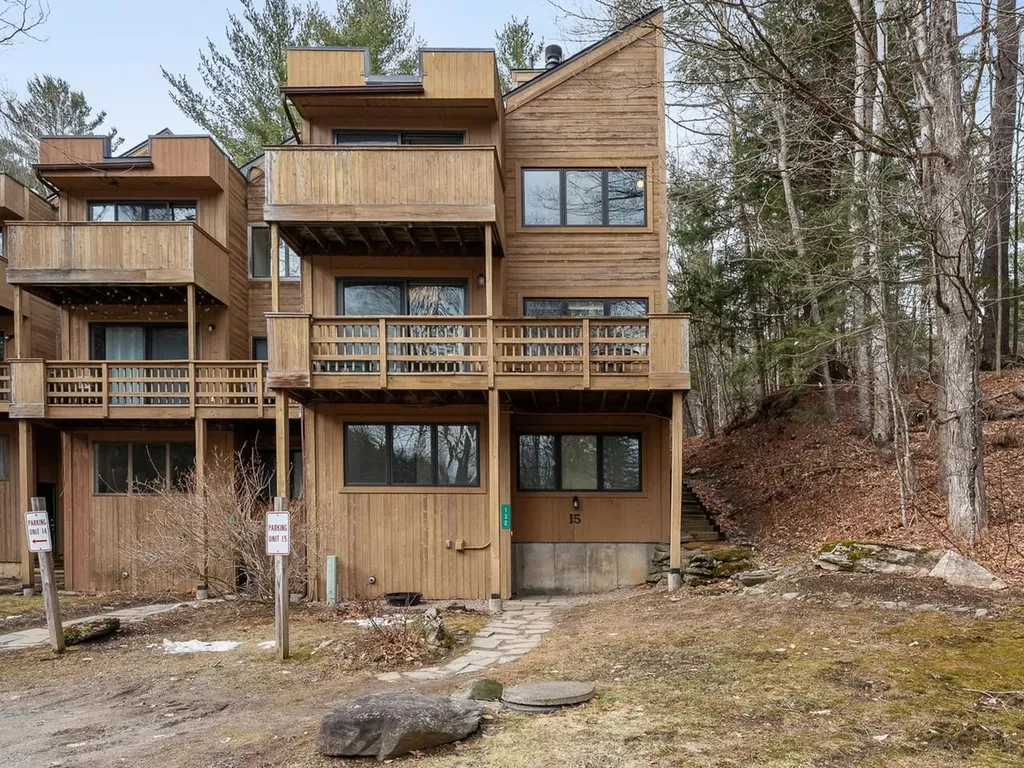 132 Grand Hollow Road Warren VT 05674