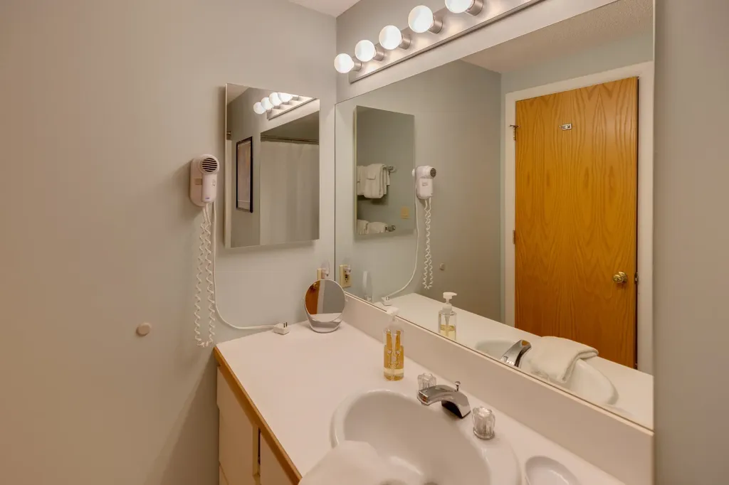 48 Cooper Memorial Drive Lincoln NH 03251