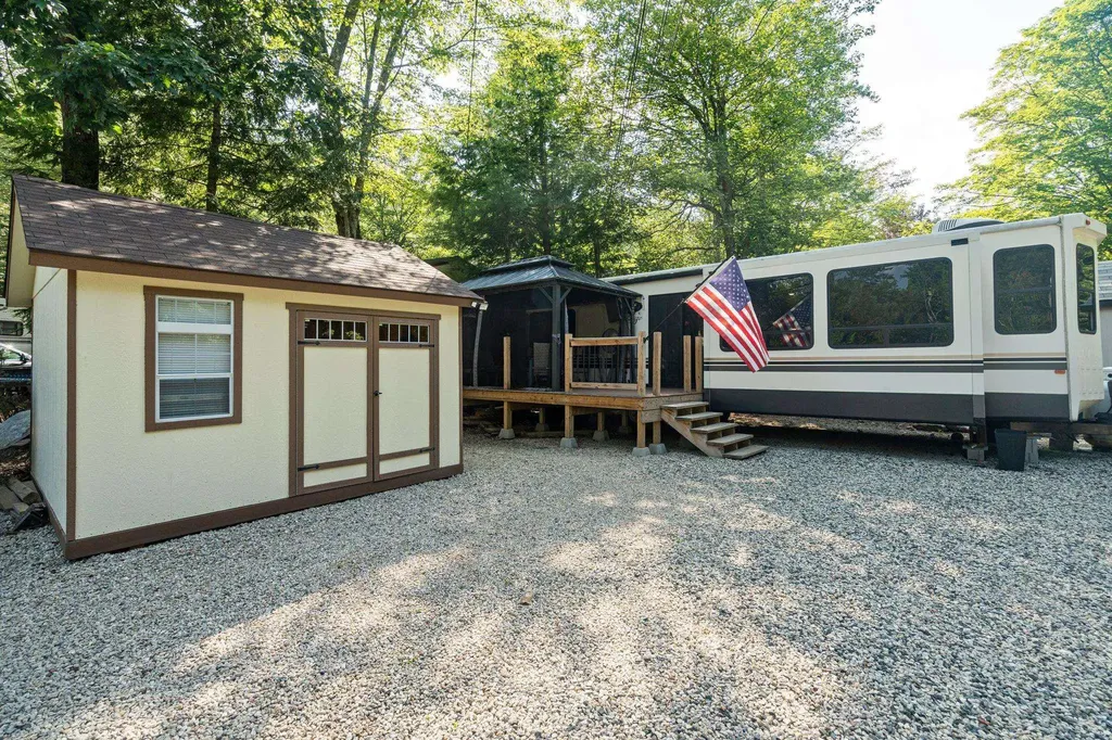 184 Pocahontas Lane Rochester NH 03839