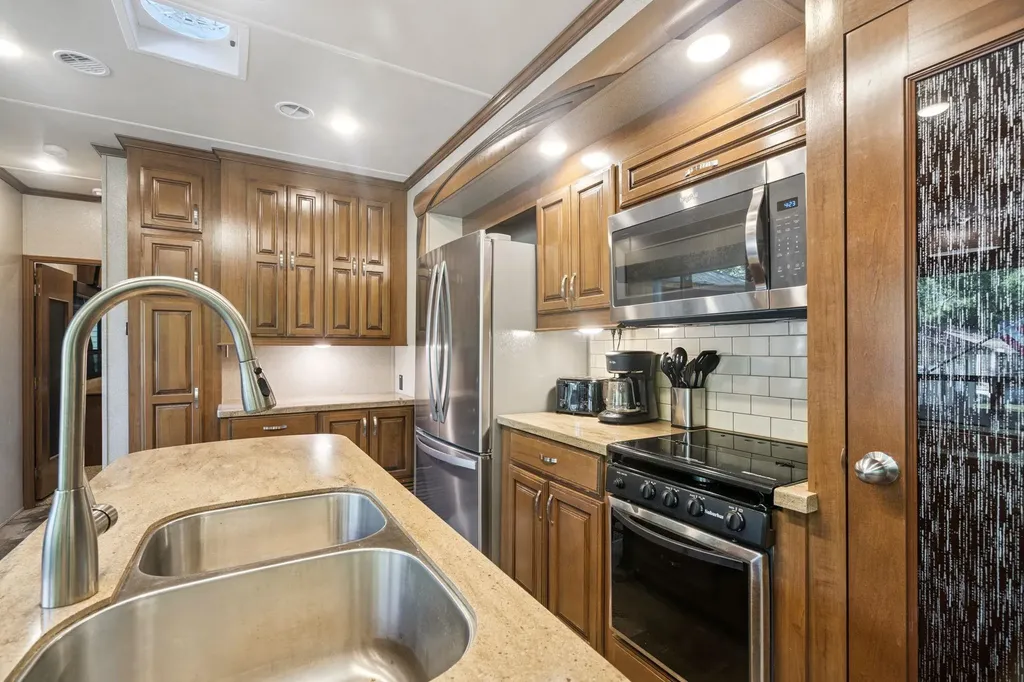184 Pocahontas Lane Rochester NH 03839