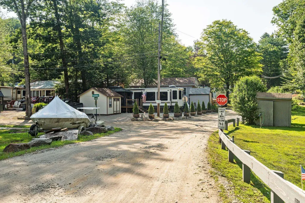 184 Pocahontas Lane Rochester NH 03839