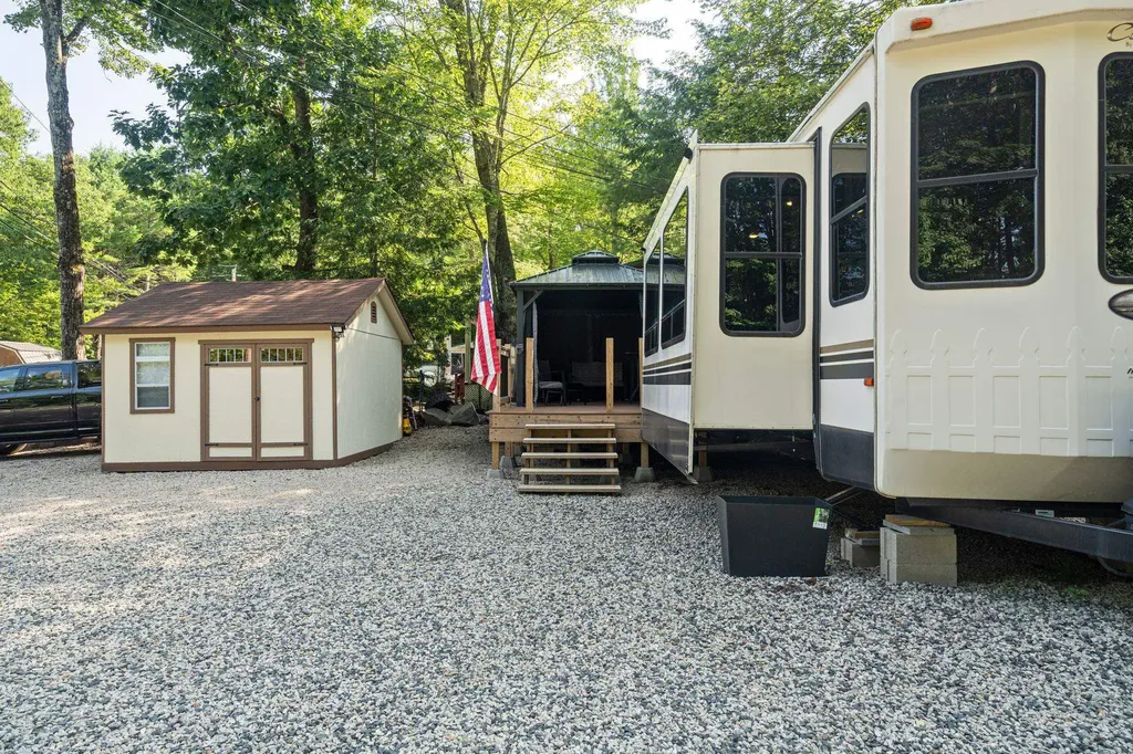 184 Pocahontas Lane Rochester NH 03839