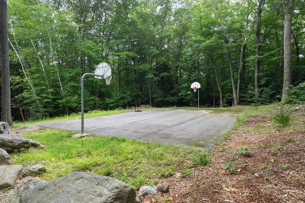 184 Pocahontas Lane Rochester NH 03839