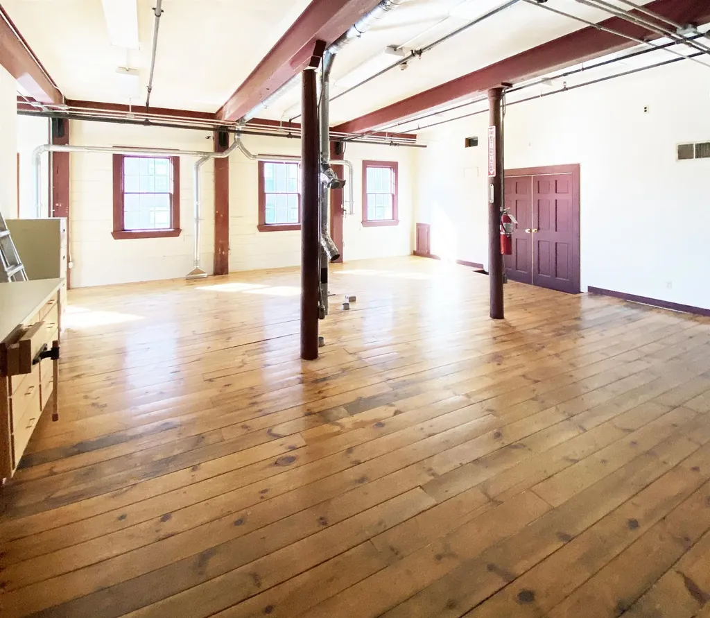 30R Hampshire Street Methuen MA 01844