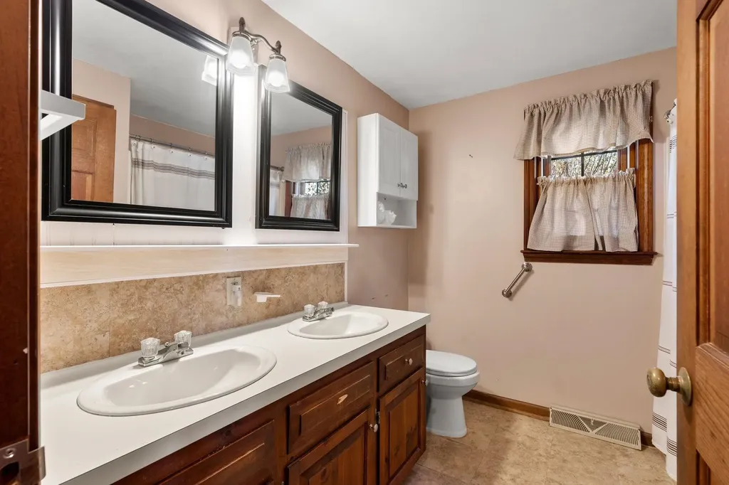 30 Josephine Drive Hampton NH 03842