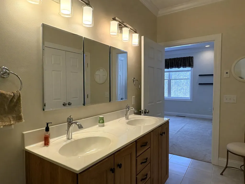 65 Waterlefe Way Colchester VT 05446