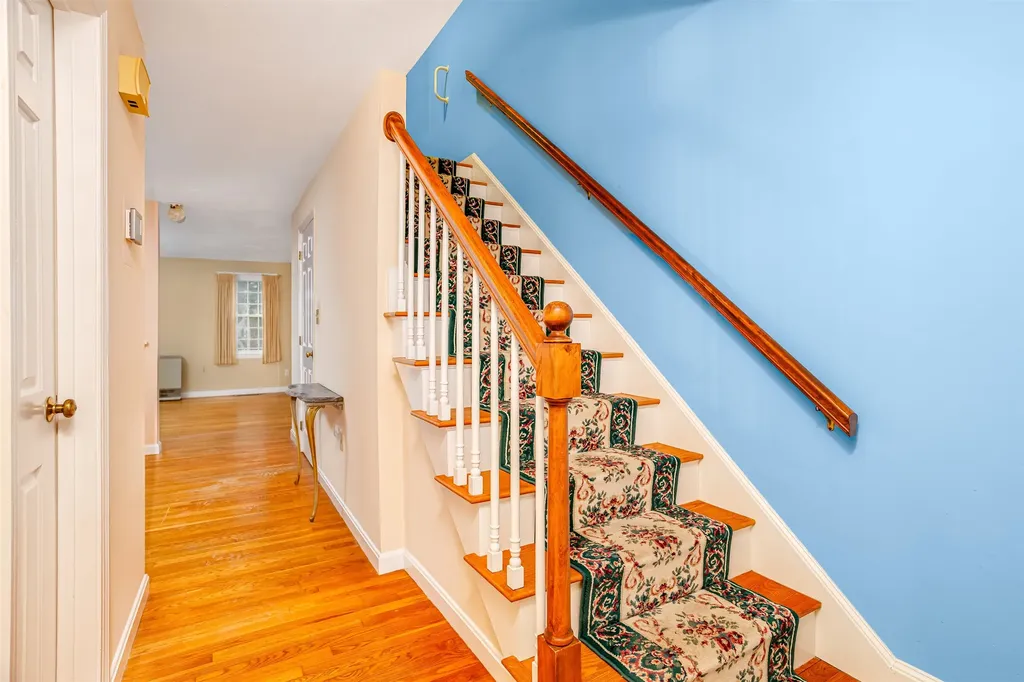 9 Governor Square Peterborough NH 03458