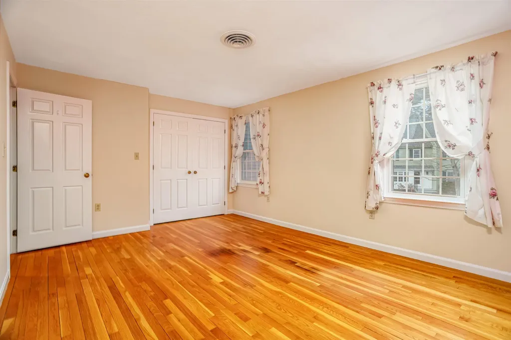 9 Governor Square Peterborough NH 03458