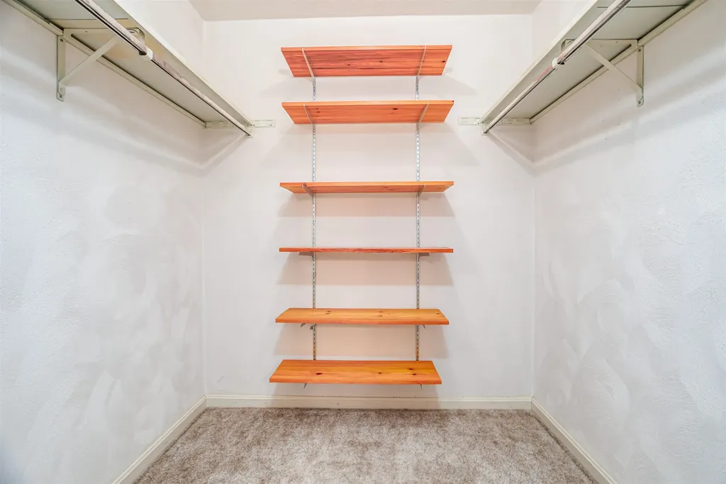 9 Governor Square Peterborough NH 03458