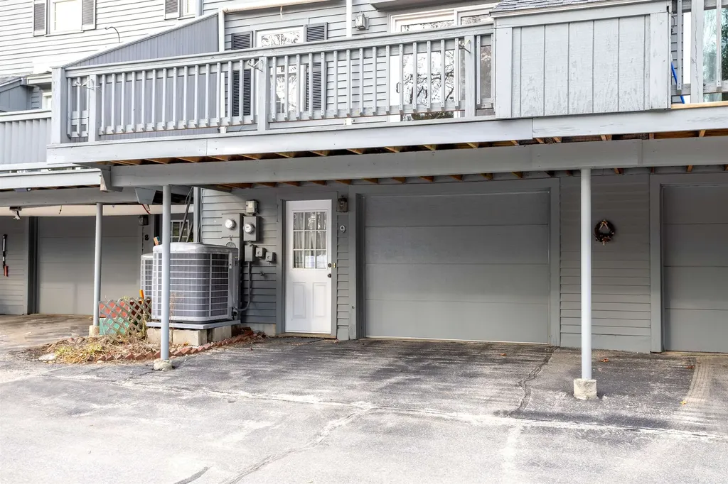 9 Governor Square Peterborough NH 03458