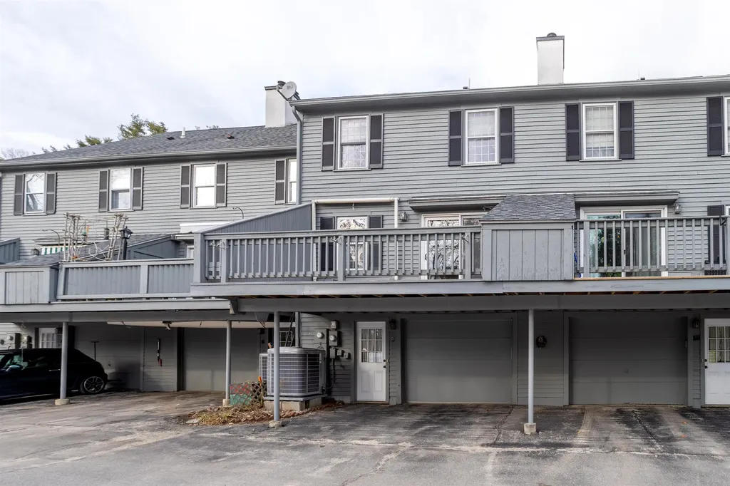 9 Governor Square Peterborough NH 03458