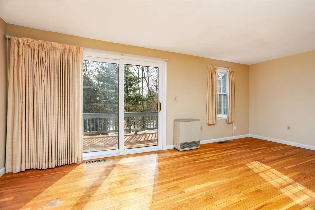 9 Governor Square Peterborough NH 03458