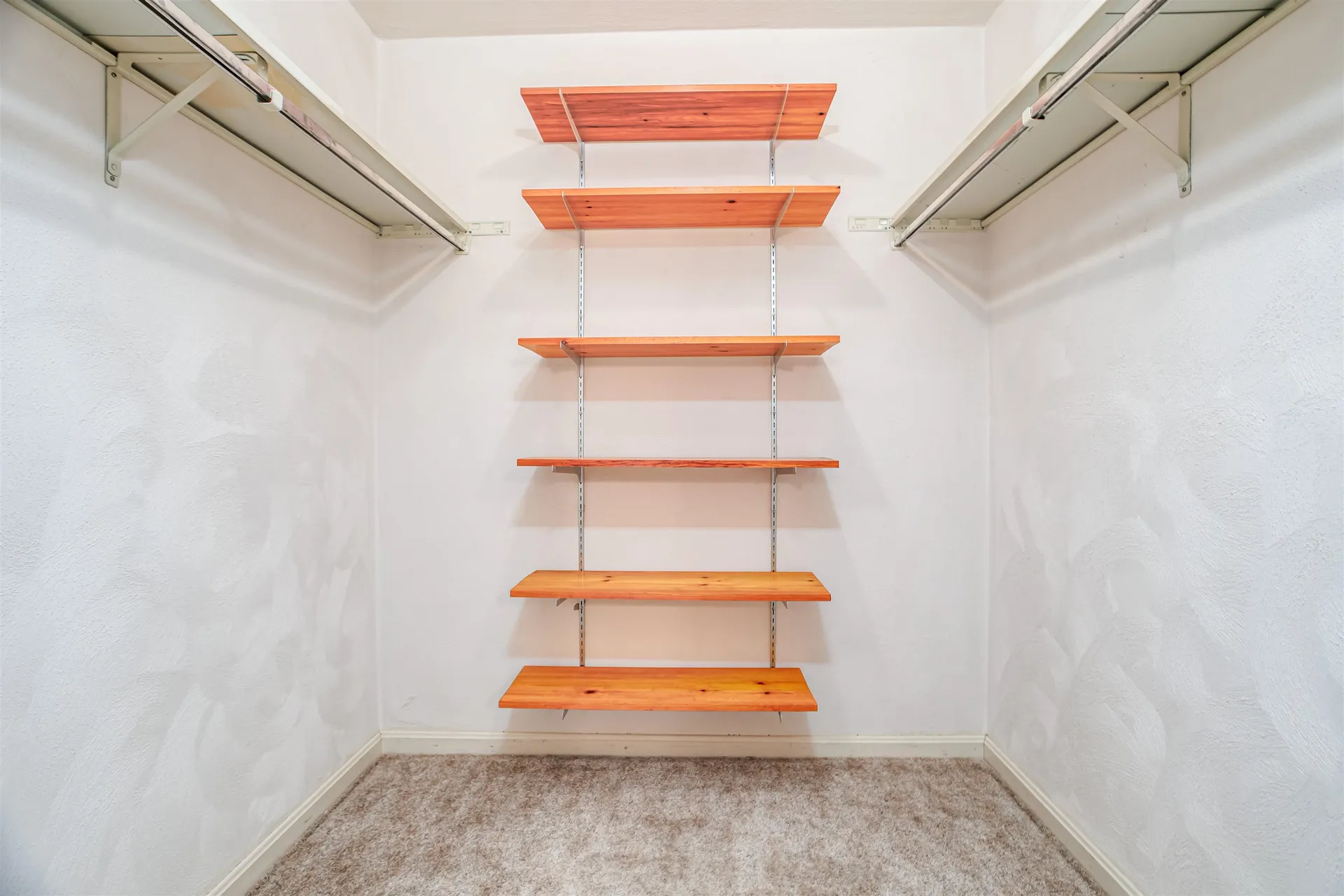 9 Governor Square Peterborough NH 03458