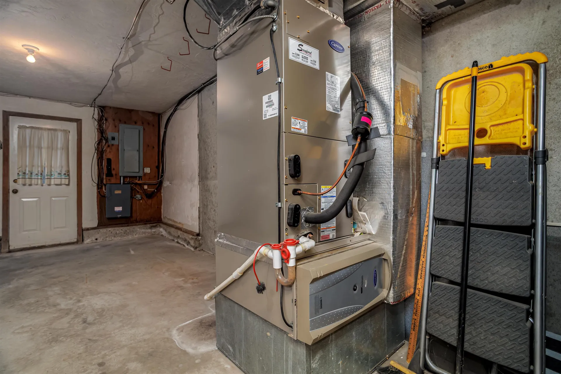 9 Governor Square Peterborough NH 03458