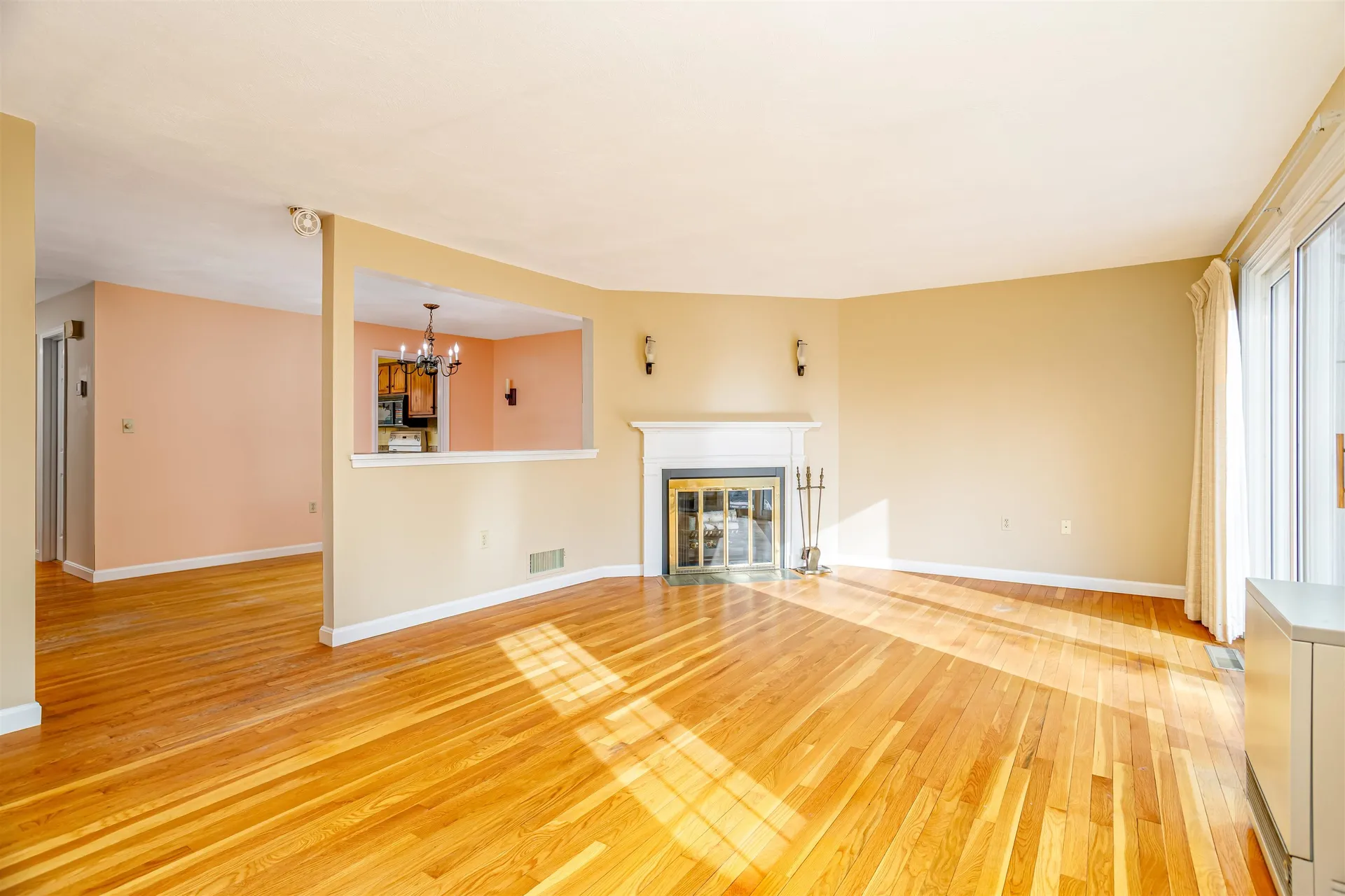 9 Governor Square Peterborough NH 03458