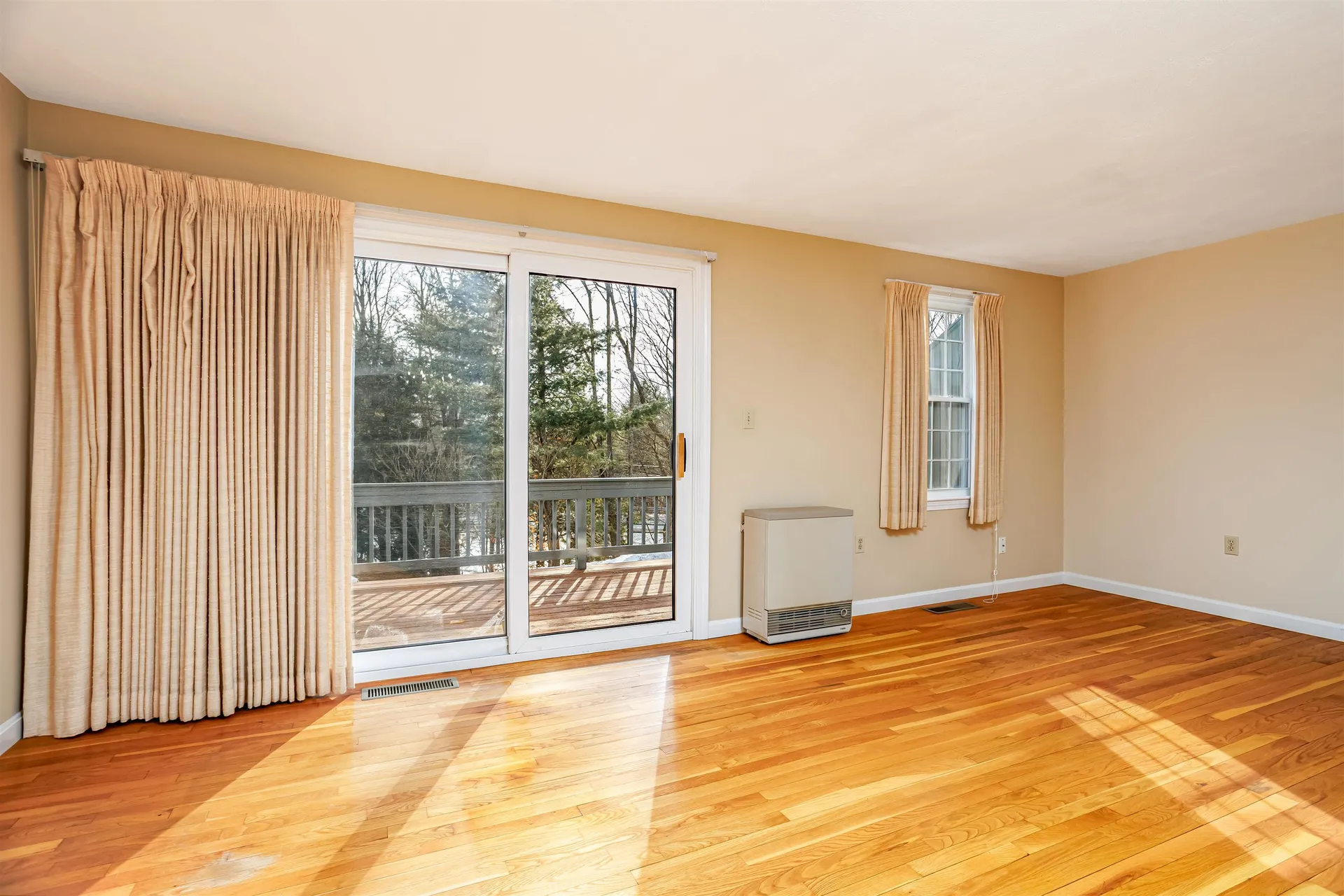 9 Governor Square Peterborough NH 03458