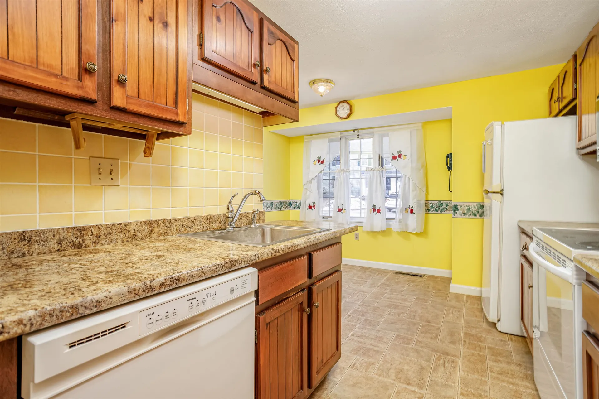 9 Governor Square Peterborough NH 03458