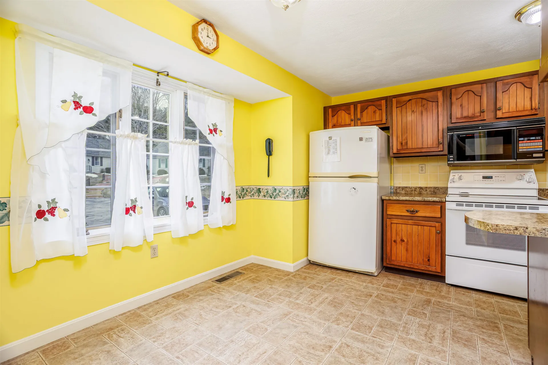 9 Governor Square Peterborough NH 03458