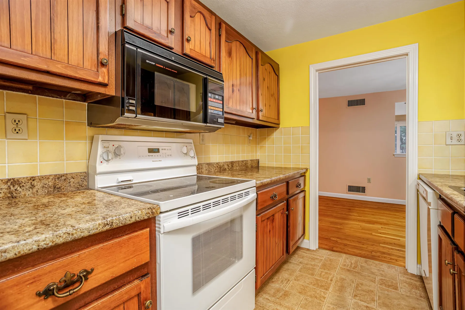 9 Governor Square Peterborough NH 03458