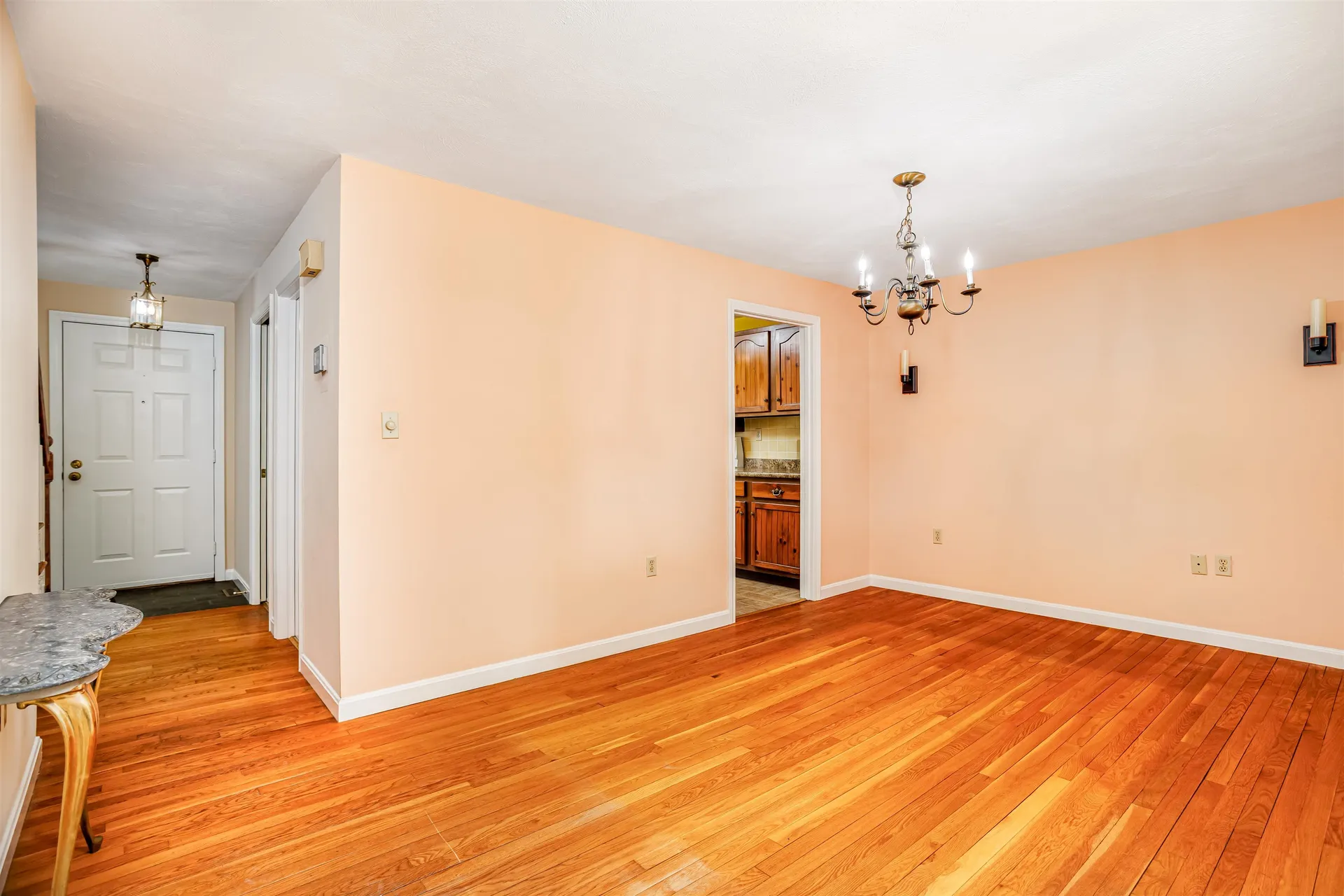 9 Governor Square Peterborough NH 03458