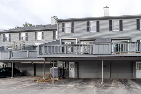 9 Governor Square Peterborough NH 03458